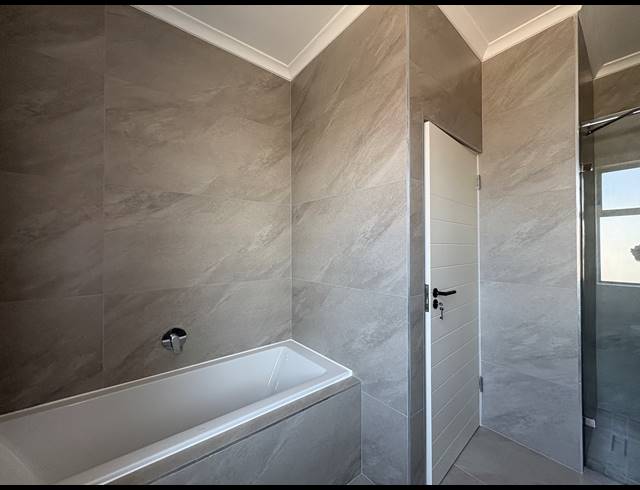 4 BEDROOM HOUSE FOR SALE IN SANDOWN